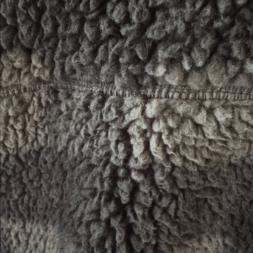 Mens Cozy Alpine Sherpa Pullover Checkered Black Gray Large with Pockets NWT - Picture 7 of 8